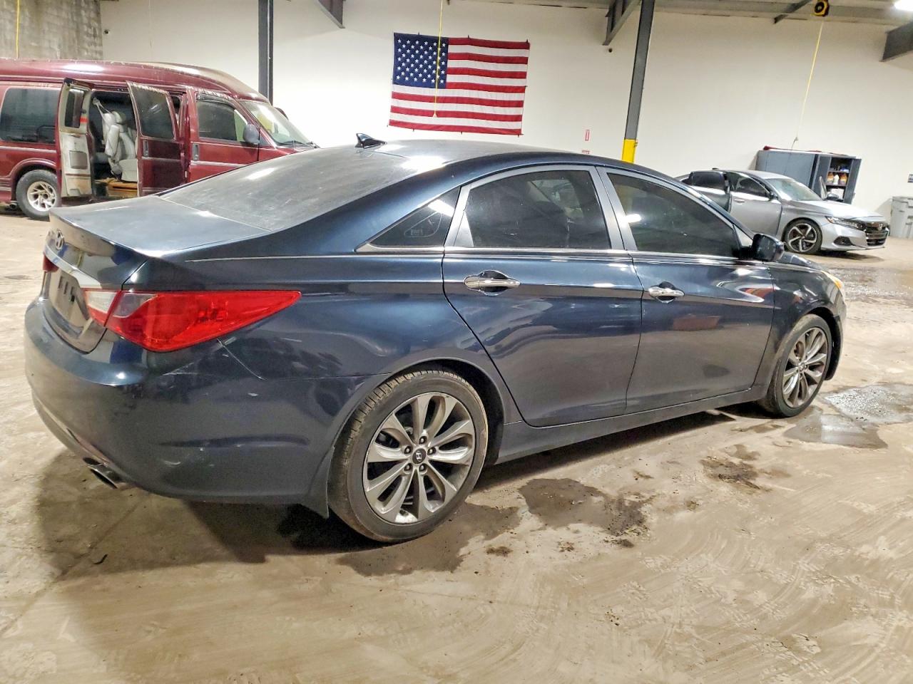 2012 HYUNDAI SONATA SE photo 3