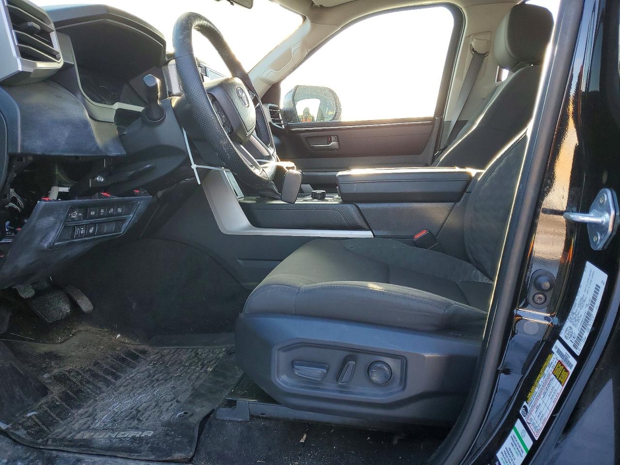 2024 TOYOTA TUNDRA CREWMAX SR photo 19