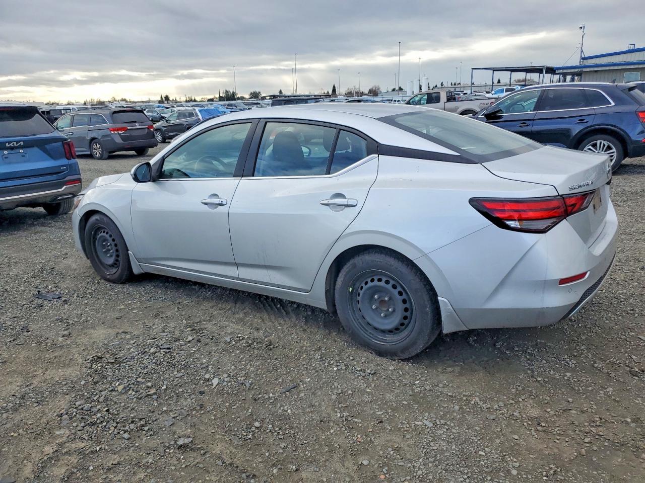 2022 NISSAN SENTRA S photo 2