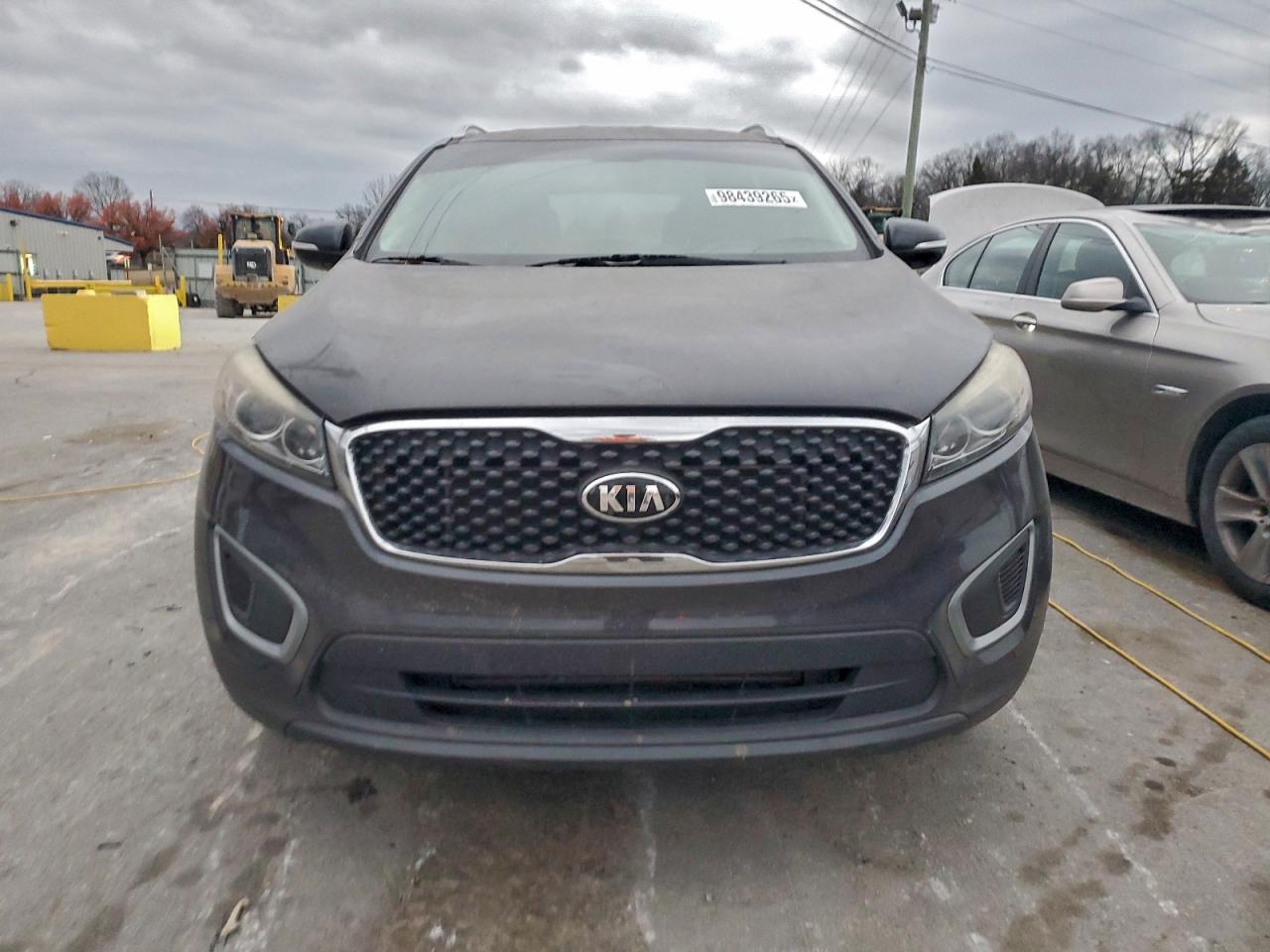 2017 KIA SORENTO LX photo 5