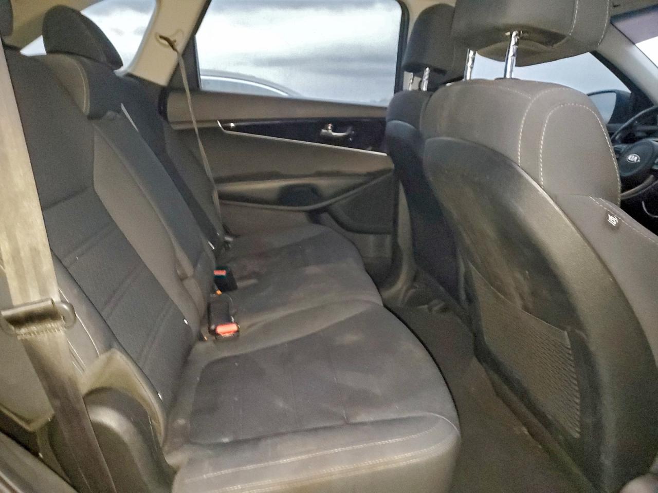 2017 KIA SORENTO LX photo 11