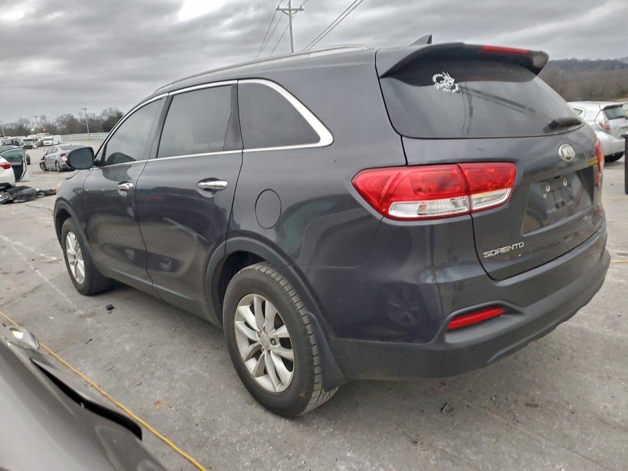 2017 KIA SORENTO LX photo 2