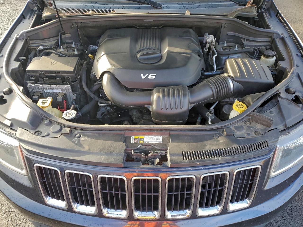 2014 JEEP GRAND CHEROKEE LAREDO photo 34