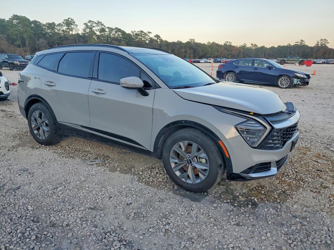 2025 KIA SPORTAGE SX photo 7