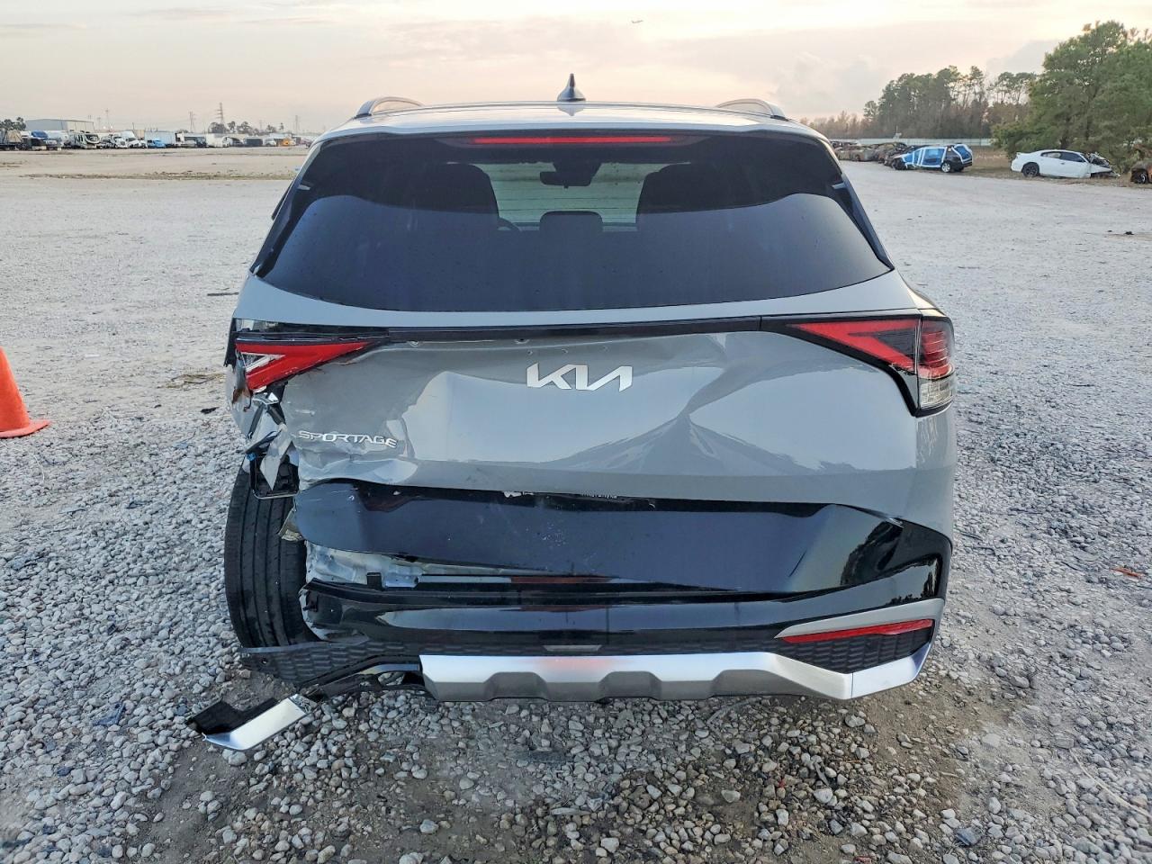 2025 KIA SPORTAGE SX photo 11