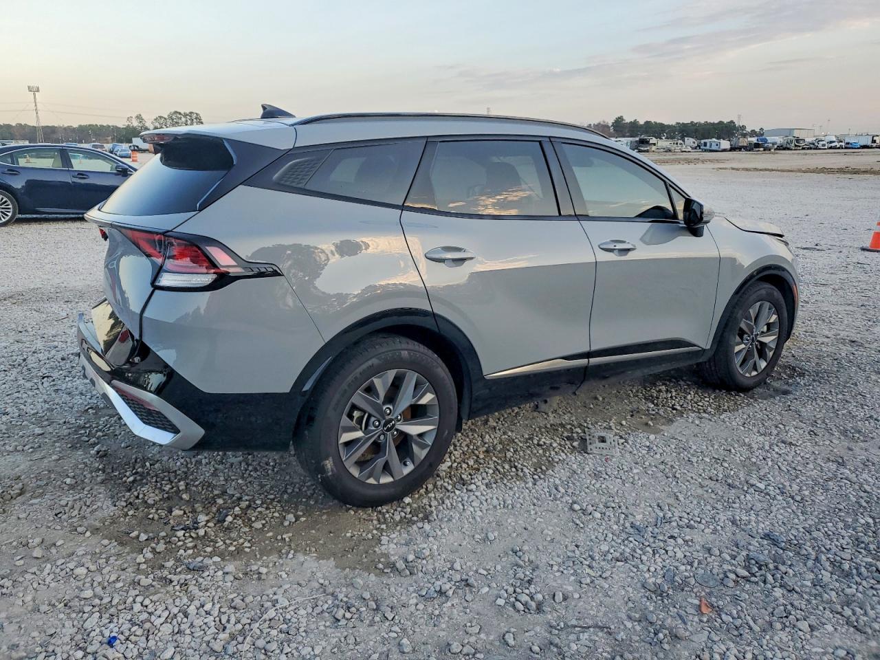 2025 KIA SPORTAGE SX photo 5