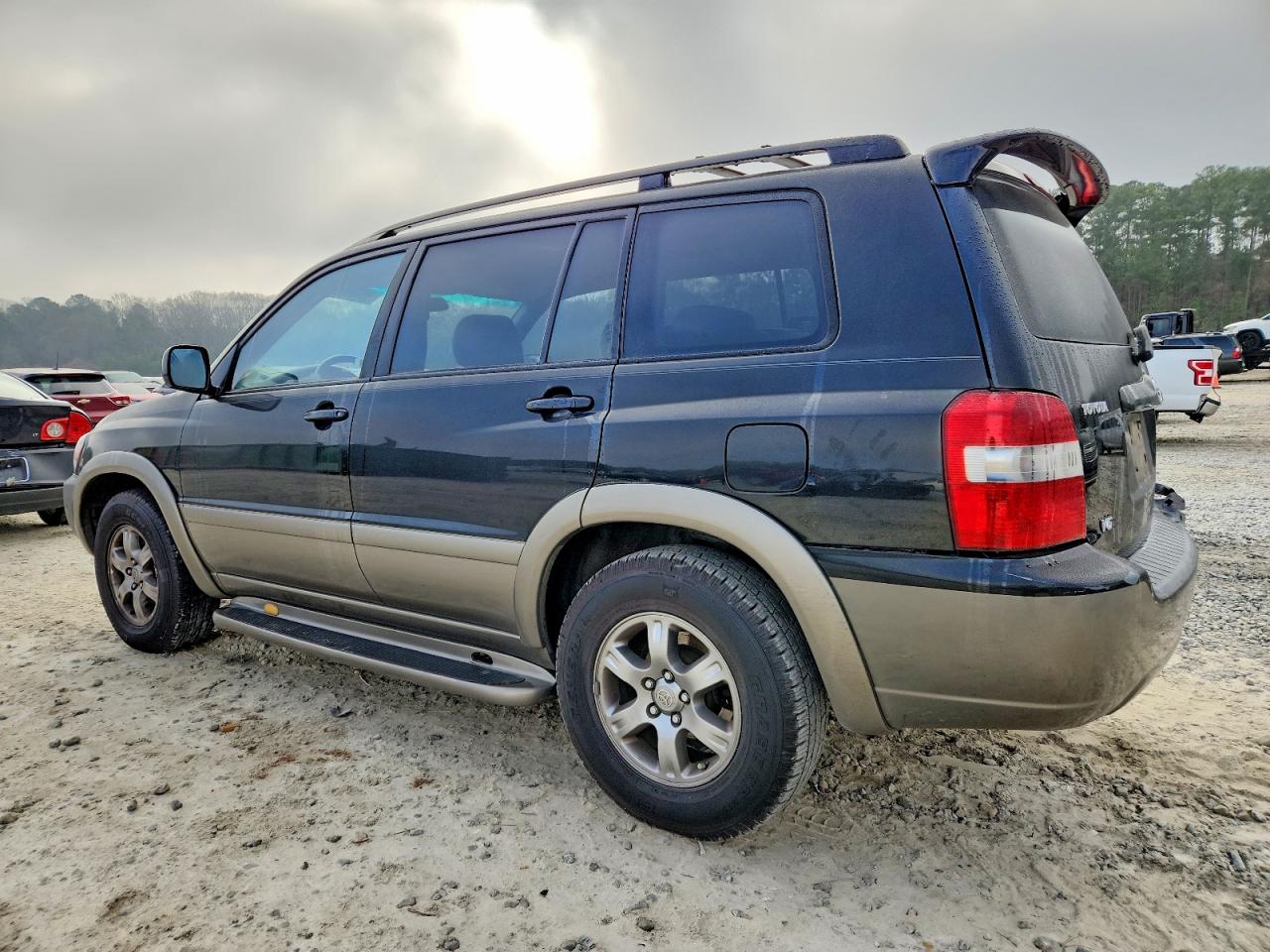 2004 TOYOTA HIGHLANDER BASE photo 2