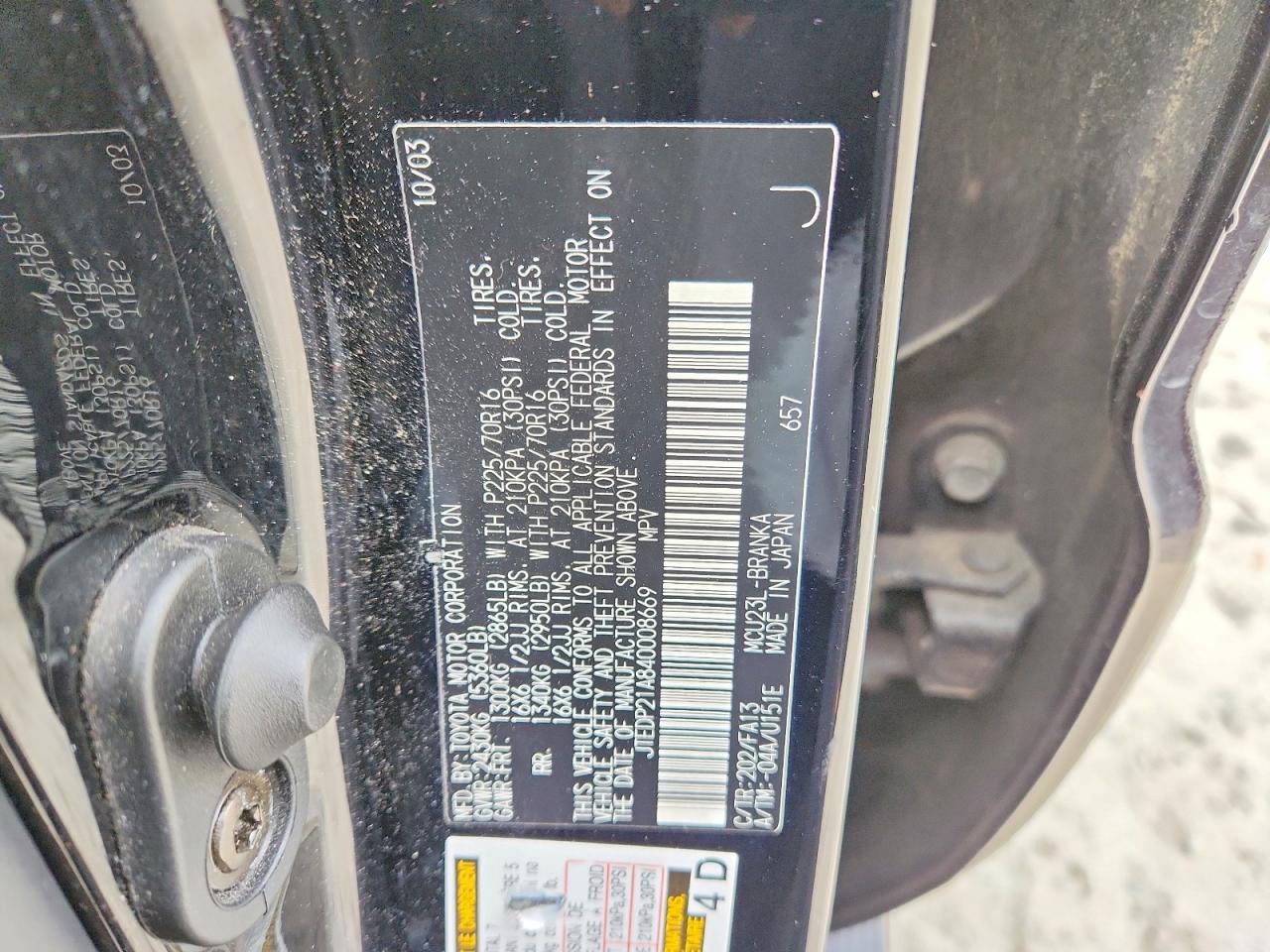2004 TOYOTA HIGHLANDER BASE photo 13