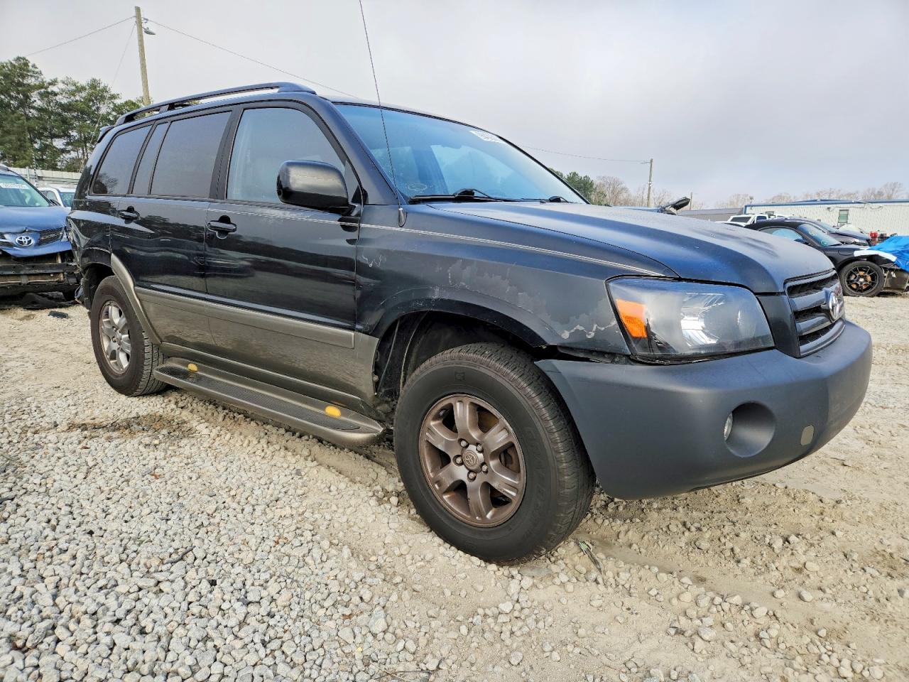 2004 TOYOTA HIGHLANDER BASE photo 4