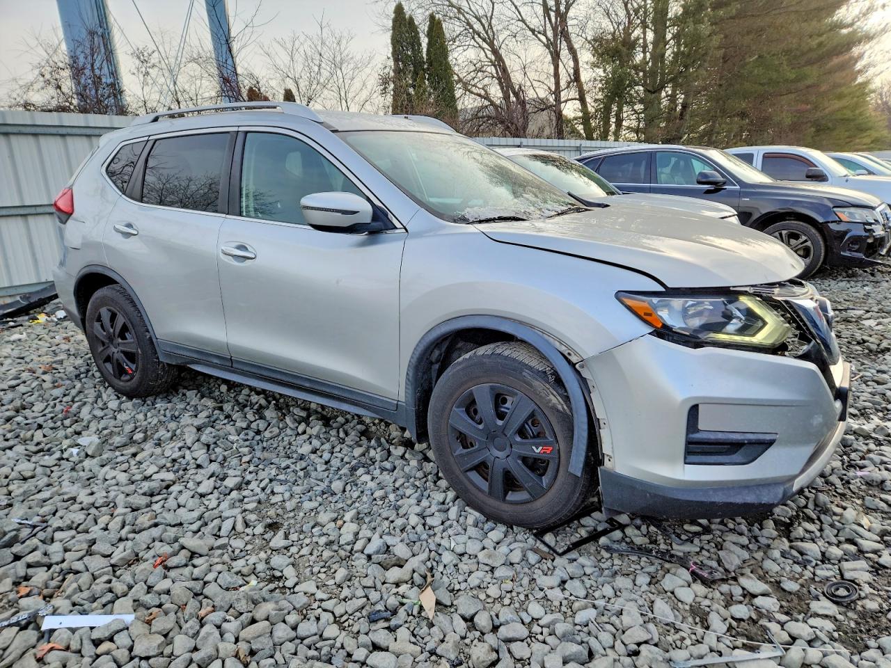 2017 NISSAN ROGUE S photo 4