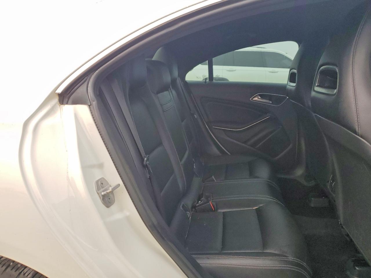 2016 MERCEDES-BENZ CLA 250 4MATIC photo 28