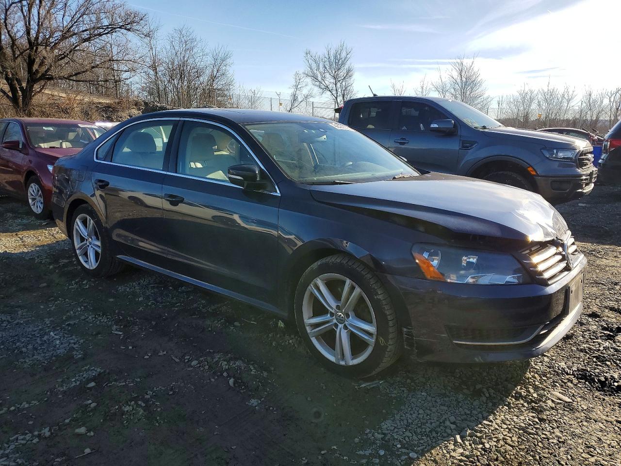 2014 VOLKSWAGEN PASSAT SE photo 4
