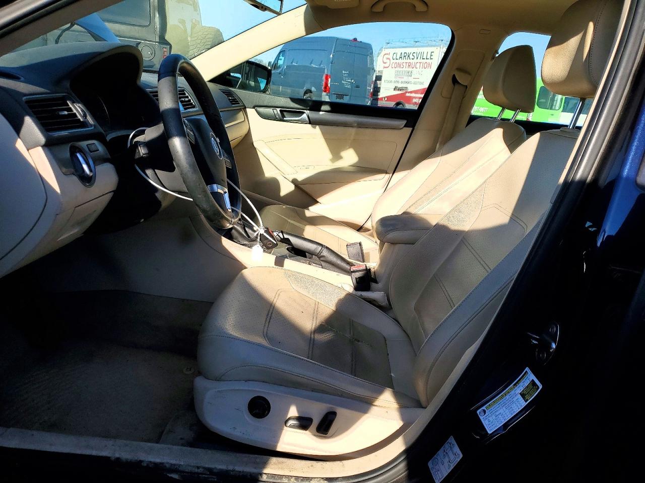 2014 VOLKSWAGEN PASSAT SE photo 7