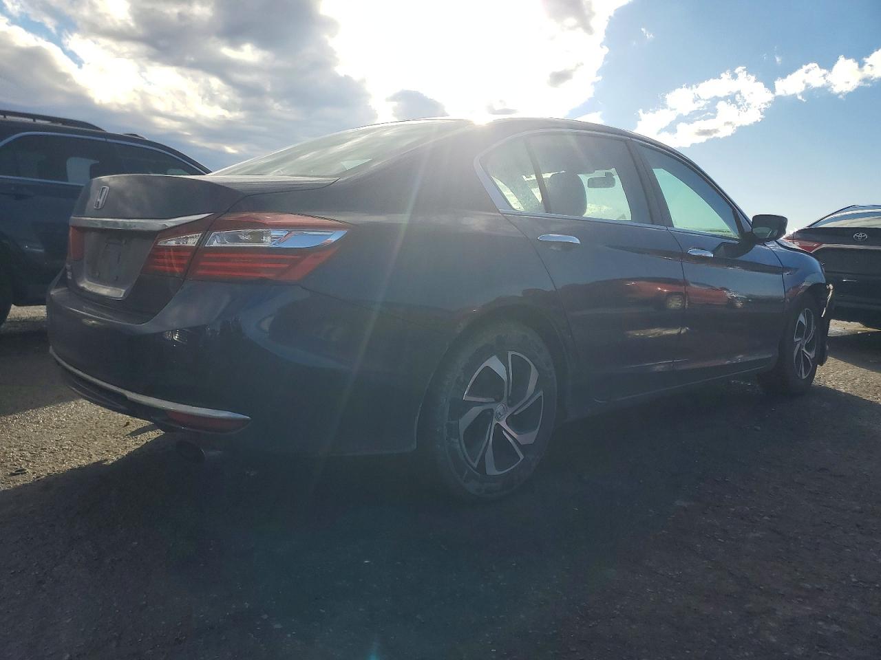 2016 HONDA ACCORD LX photo 3