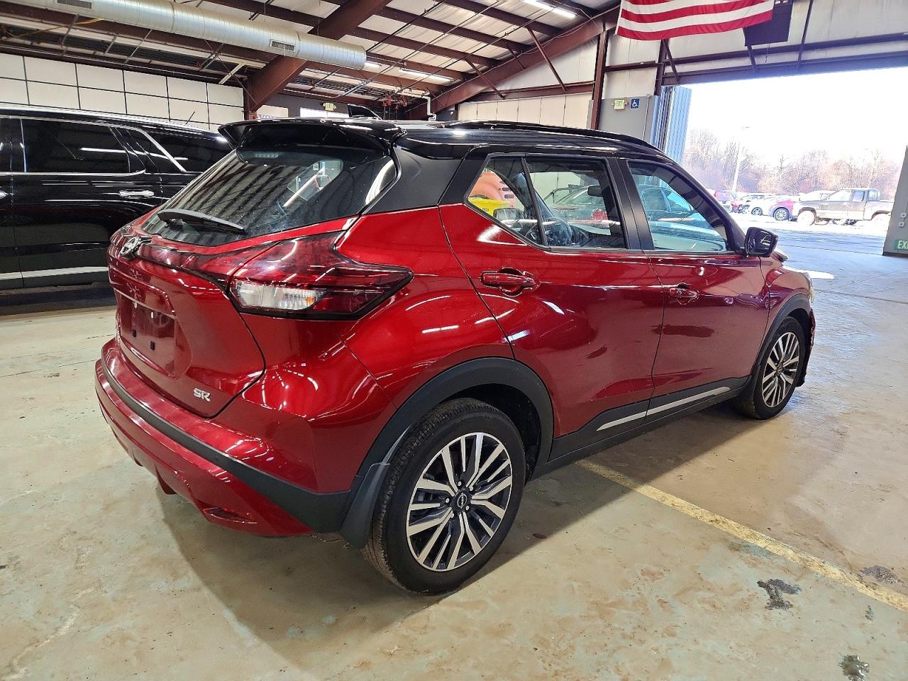 2023 NISSAN KICKS SR photo 3