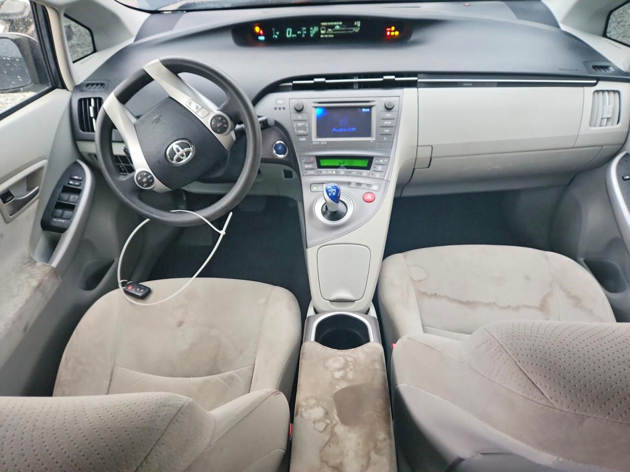 2013 TOYOTA PRIUS photo 8