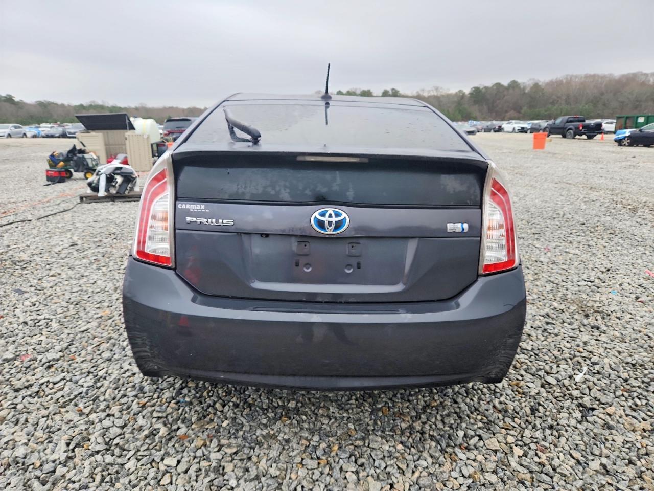 2013 TOYOTA PRIUS photo 6