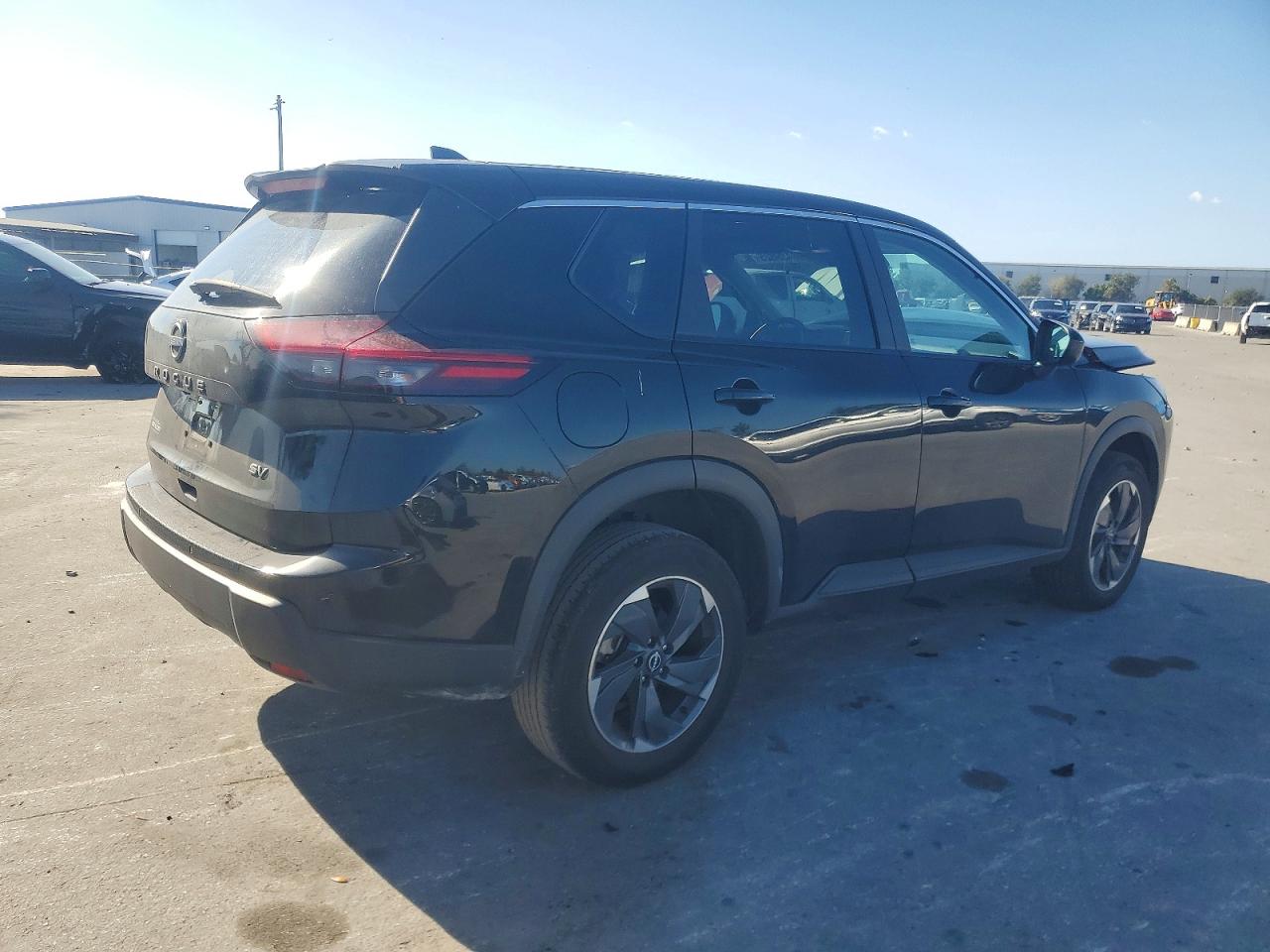 2024 NISSAN ROGUE SV photo 3