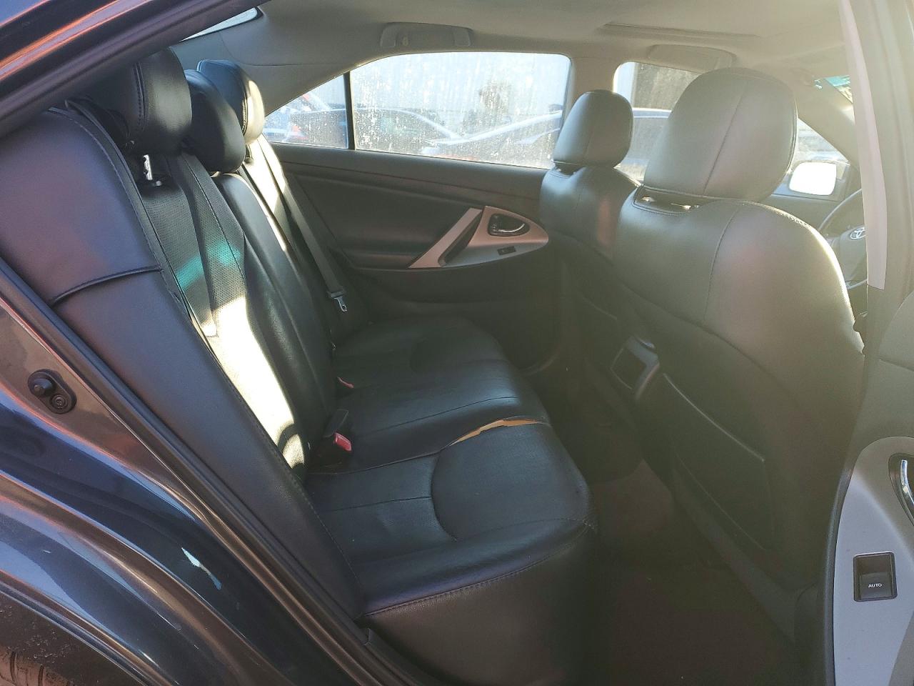 2011 TOYOTA CAMRY BASE photo 10
