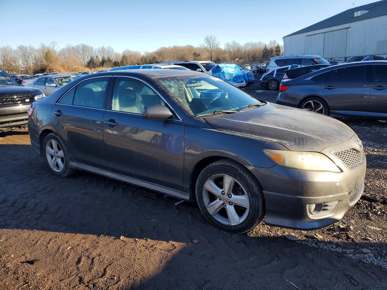 2011 TOYOTA CAMRY BASE photo 4