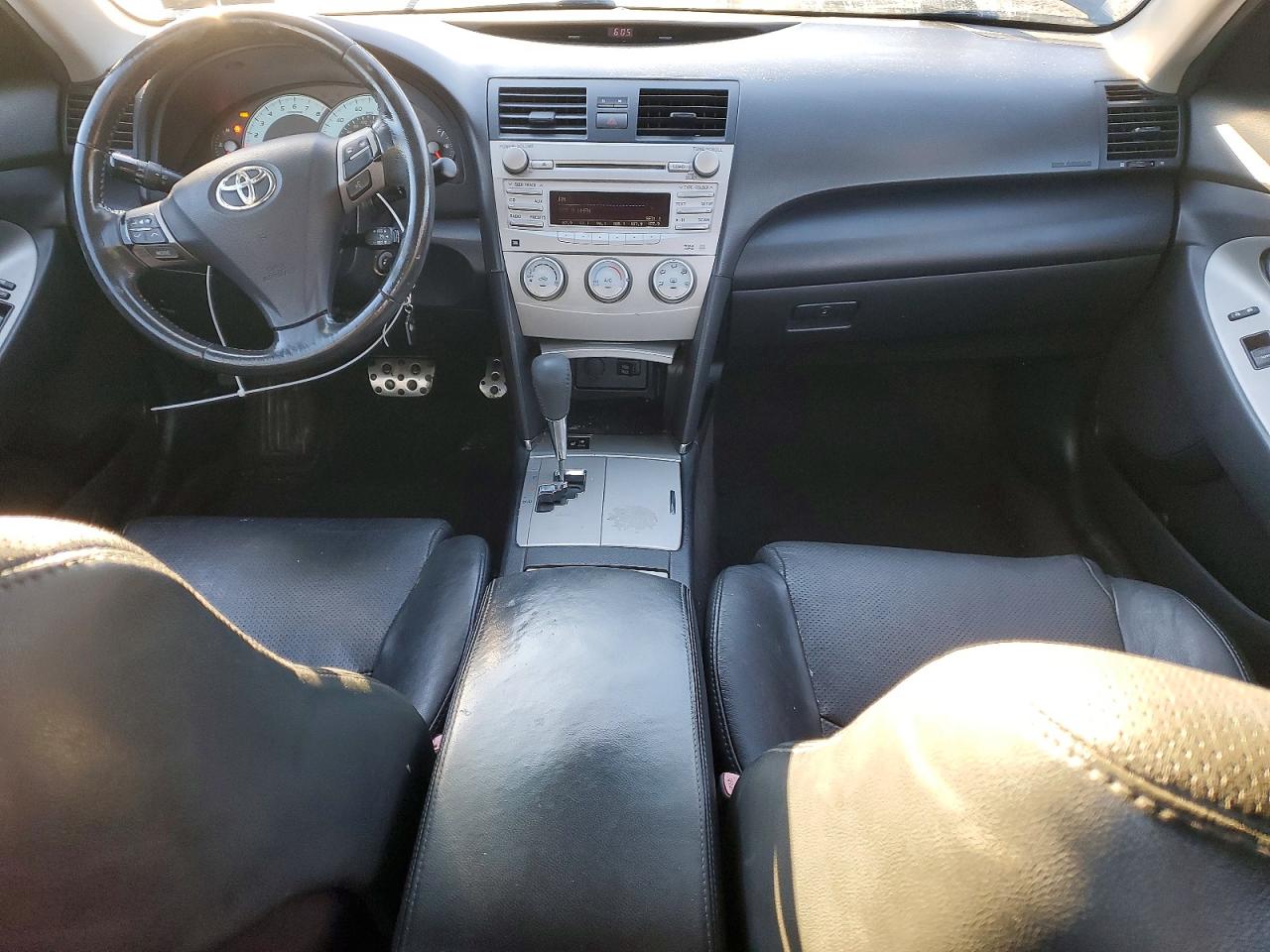 2011 TOYOTA CAMRY BASE photo 8