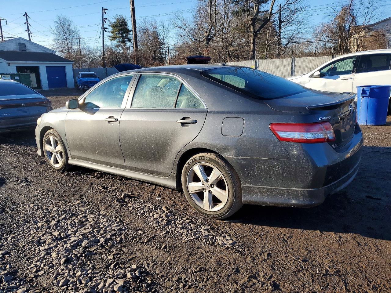 2011 TOYOTA CAMRY BASE photo 2
