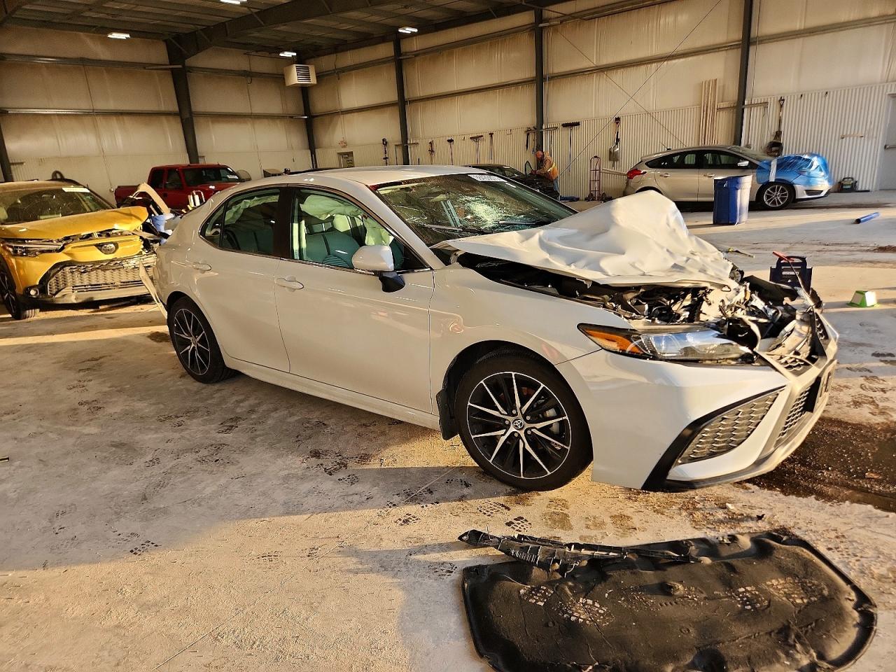 2022 TOYOTA CAMRY SE photo 4