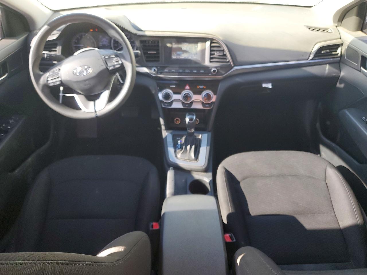 2019 HYUNDAI ELANTRA SE photo 8