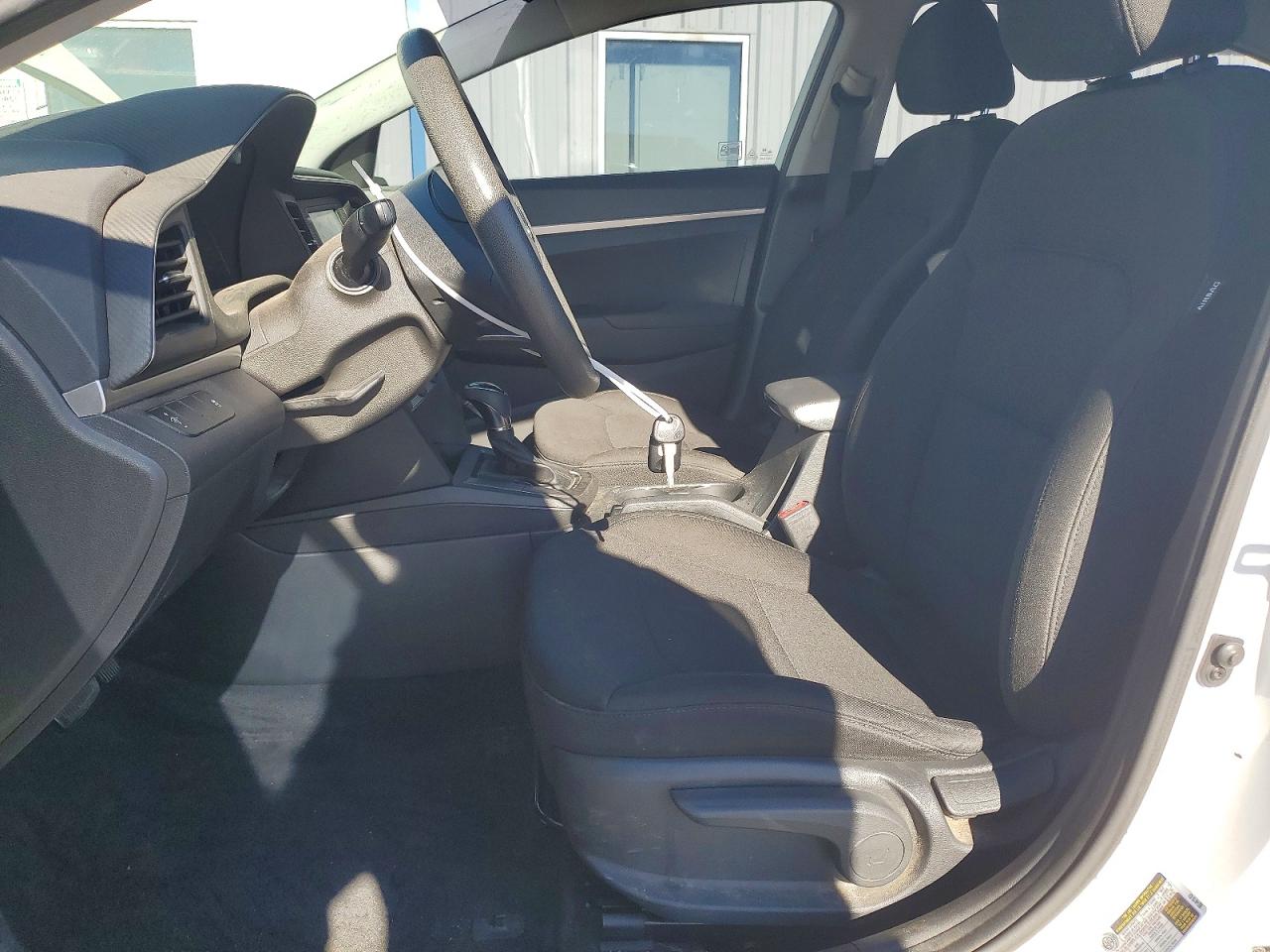 2019 HYUNDAI ELANTRA SE photo 7