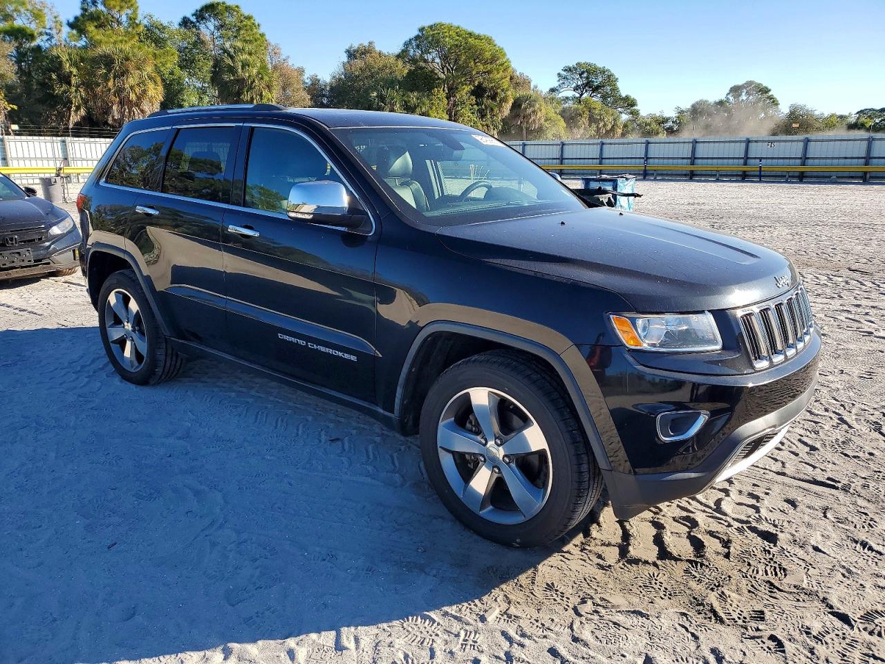 2016 JEEP GRAND CHEROKEE LIMITED photo 4