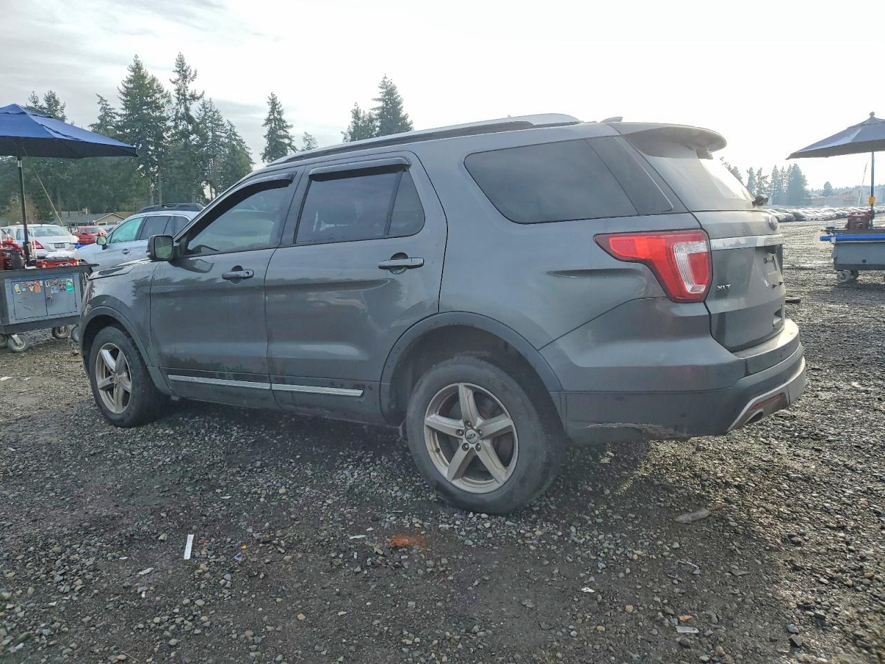 2016 FORD EXPLORER XLT photo 2
