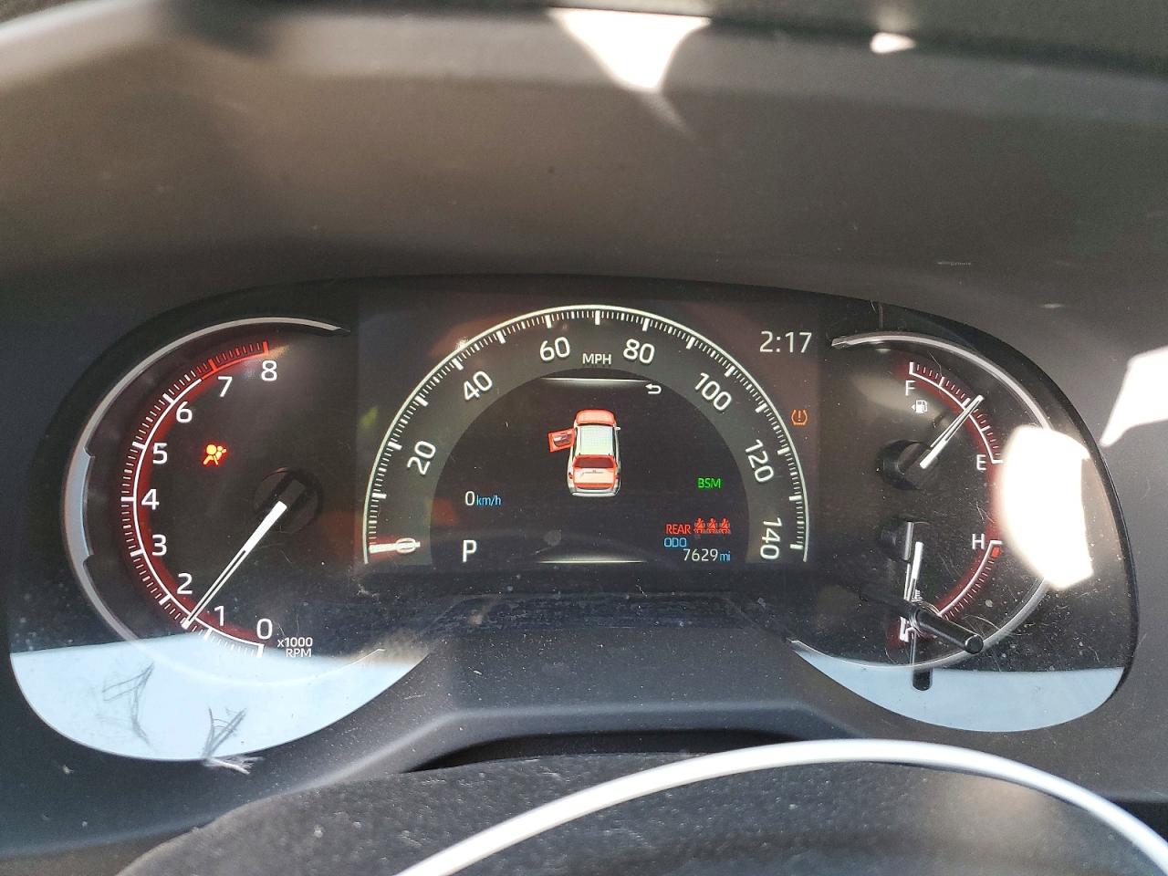 2025 TOYOTA RAV4 XLE photo 17