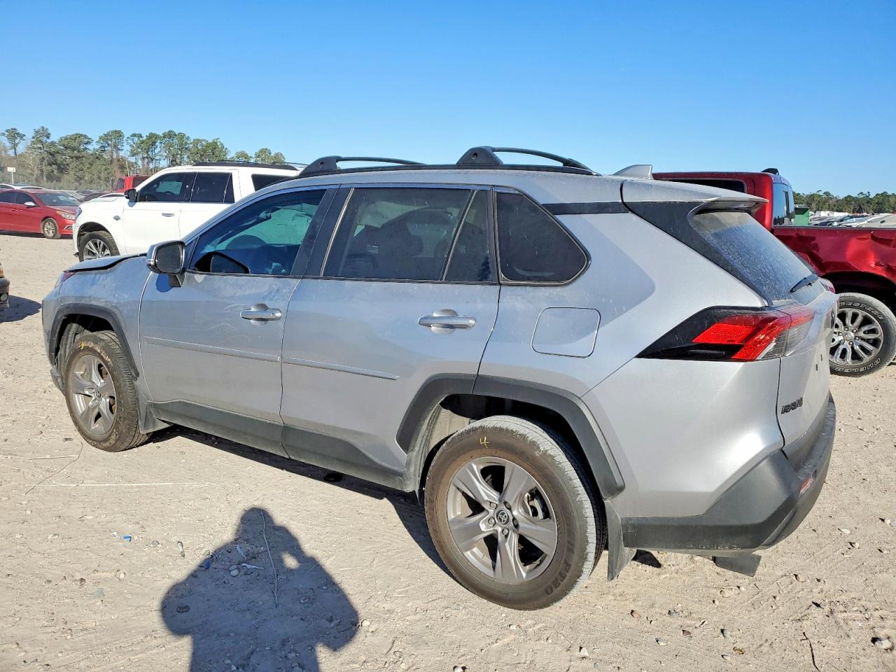 2025 TOYOTA RAV4 XLE photo 3