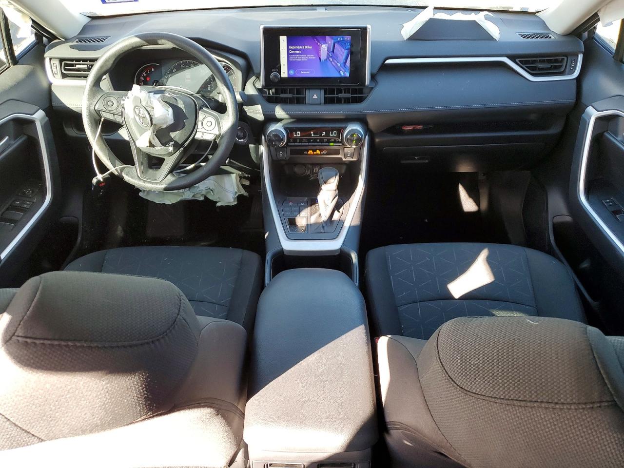 2025 TOYOTA RAV4 XLE photo 15