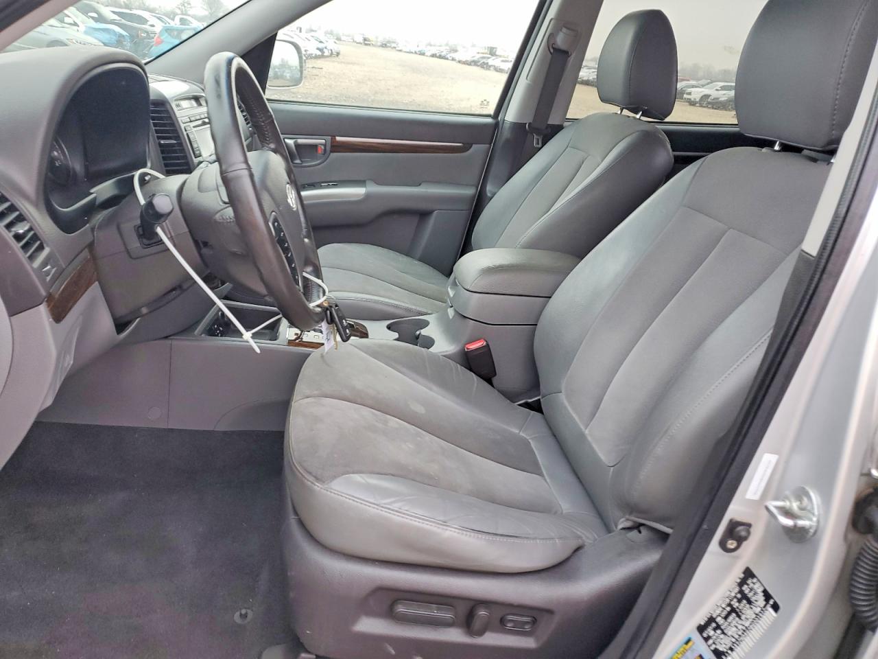 2011 HYUNDAI SANTA FE SE photo 7