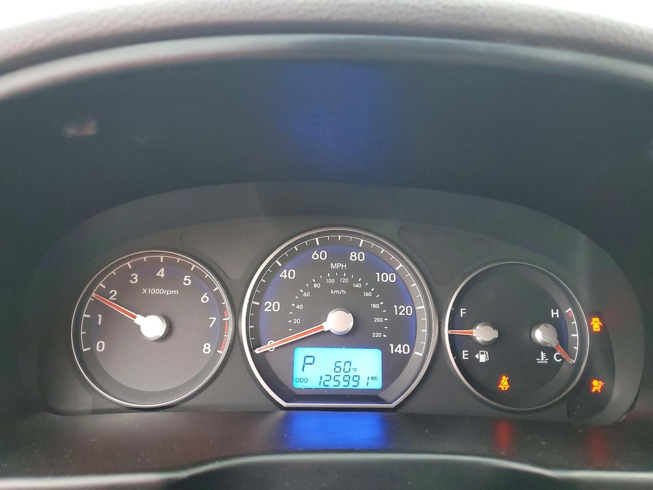 2011 HYUNDAI SANTA FE SE photo 9