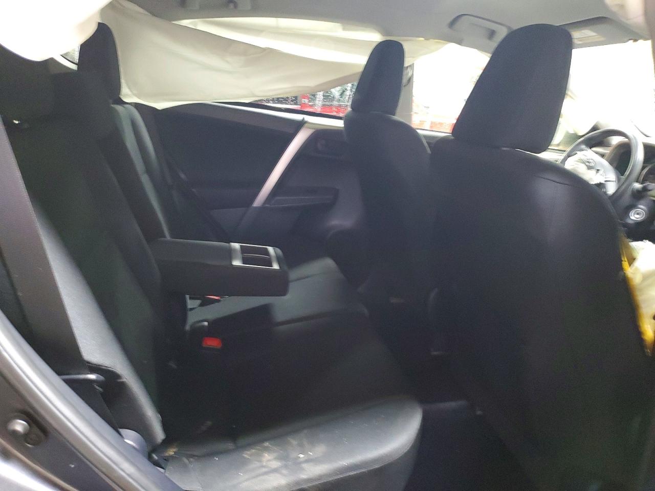 2015 TOYOTA RAV4 LE photo 28