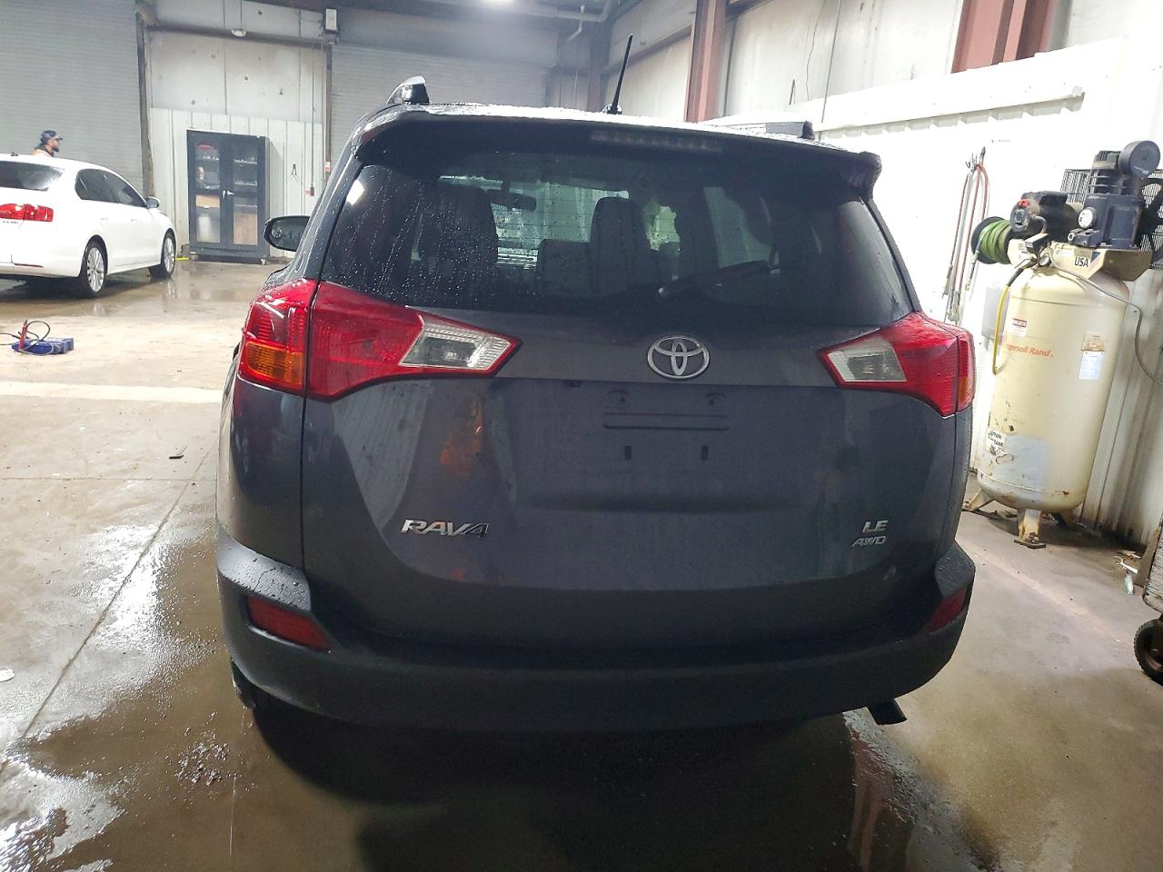 2015 TOYOTA RAV4 LE photo 16