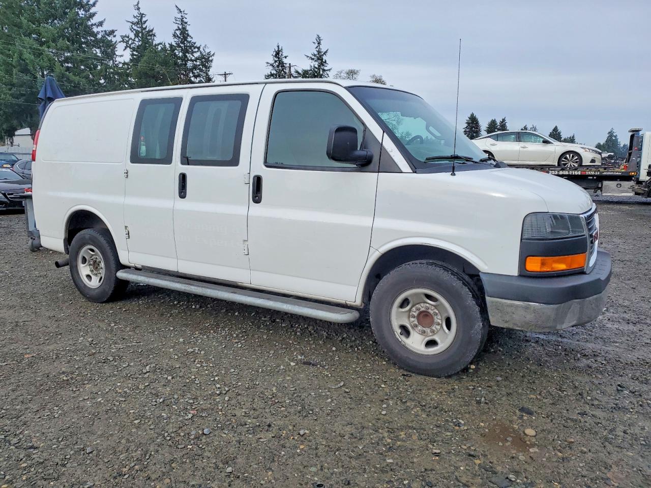 2017 GMC SAVANA 2500 DELIVERY VAN photo 4