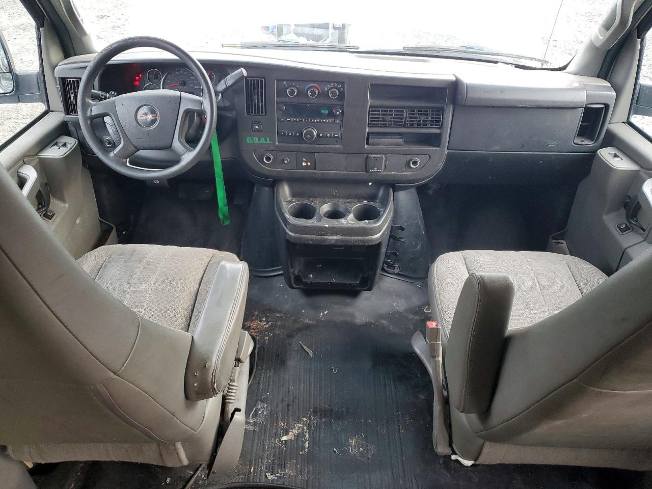 2017 GMC SAVANA 2500 DELIVERY VAN photo 8