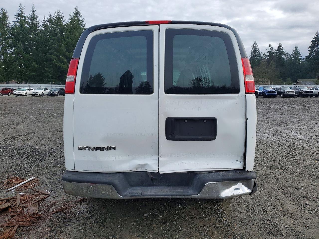 2017 GMC SAVANA 2500 DELIVERY VAN photo 6