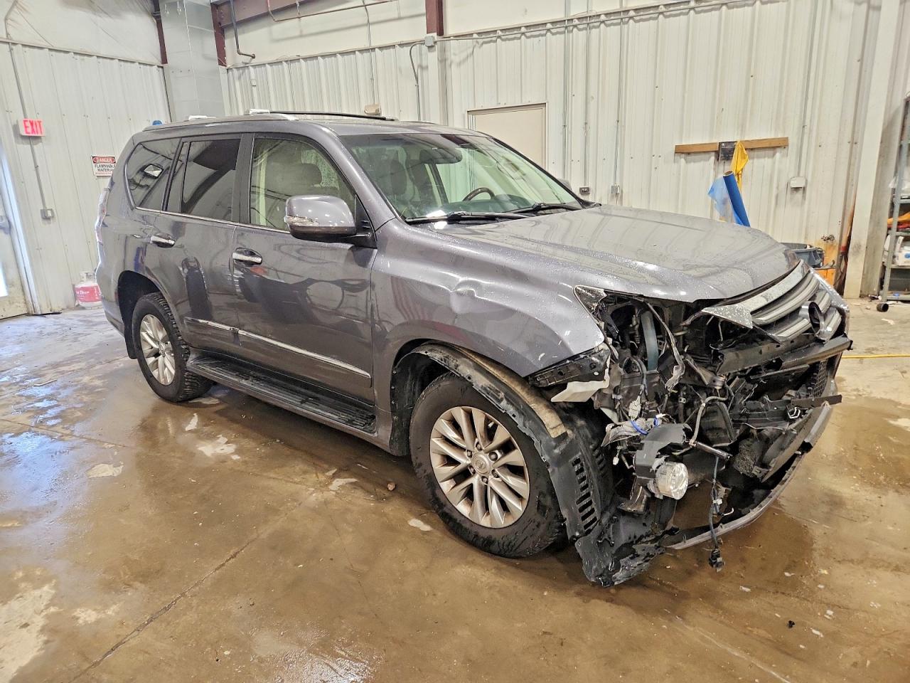 2017 LEXUS GX 460 photo 4
