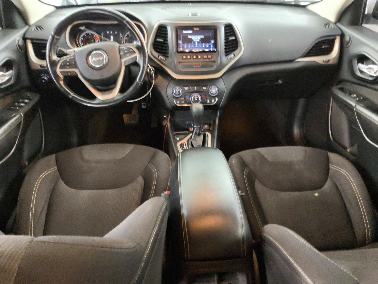 2016 JEEP CHEROKEE LATITUDE photo 8
