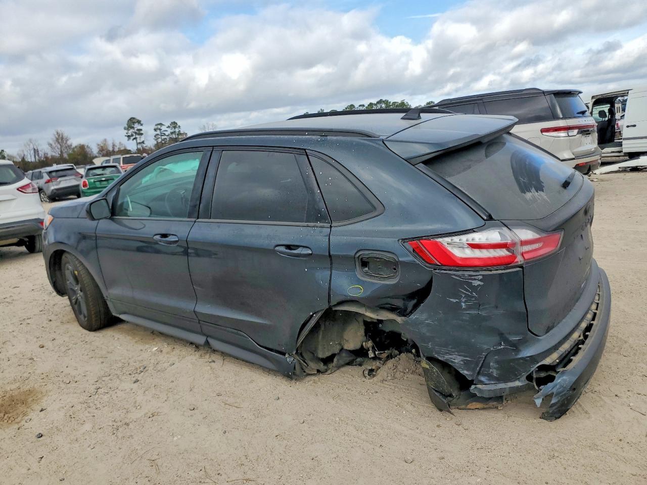 2024 FORD EDGE SE photo 2