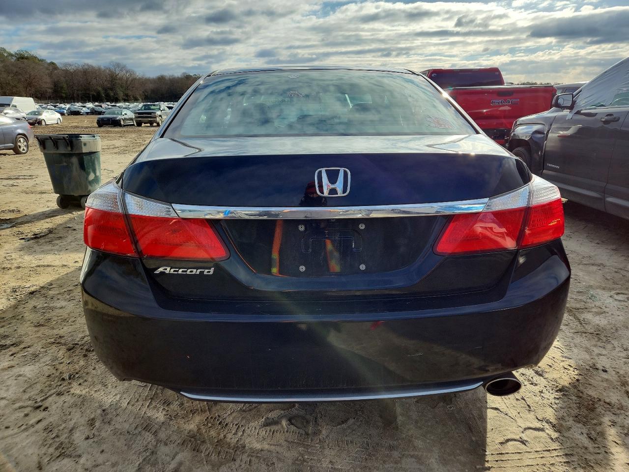 2015 HONDA ACCORD LX photo 16