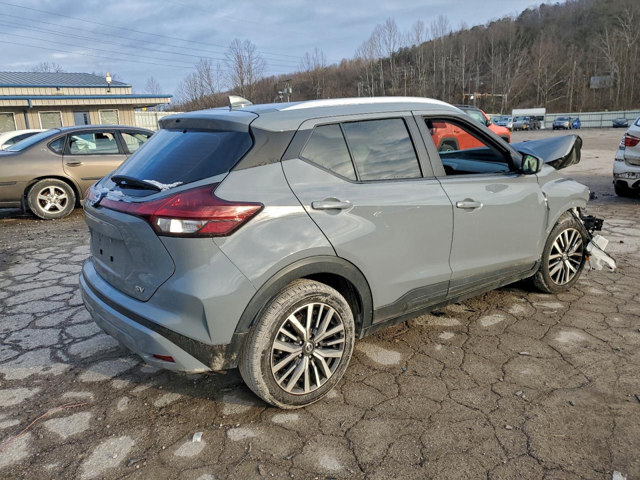 2021 NISSAN KICKS SV photo 3