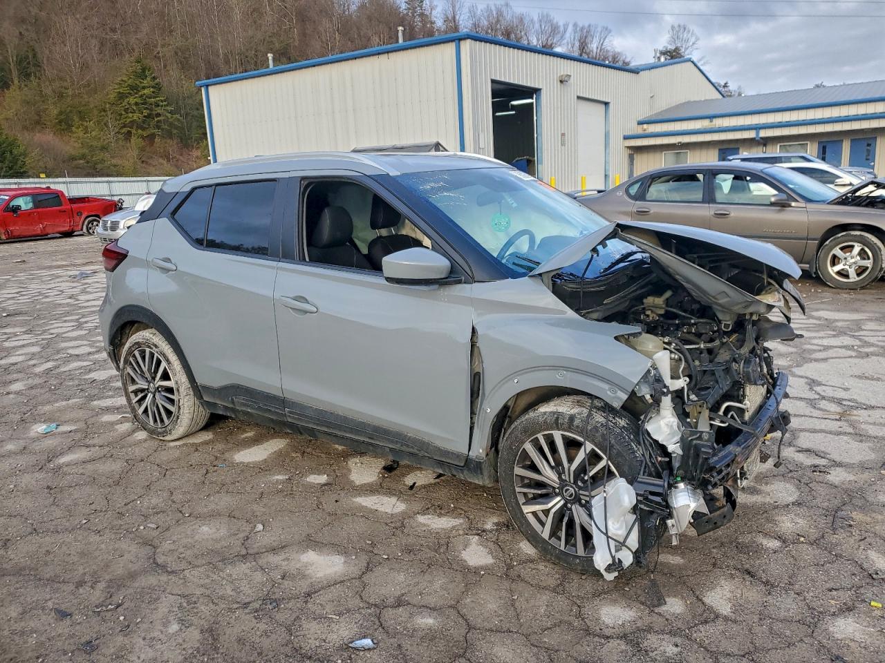 2021 NISSAN KICKS SV photo 4
