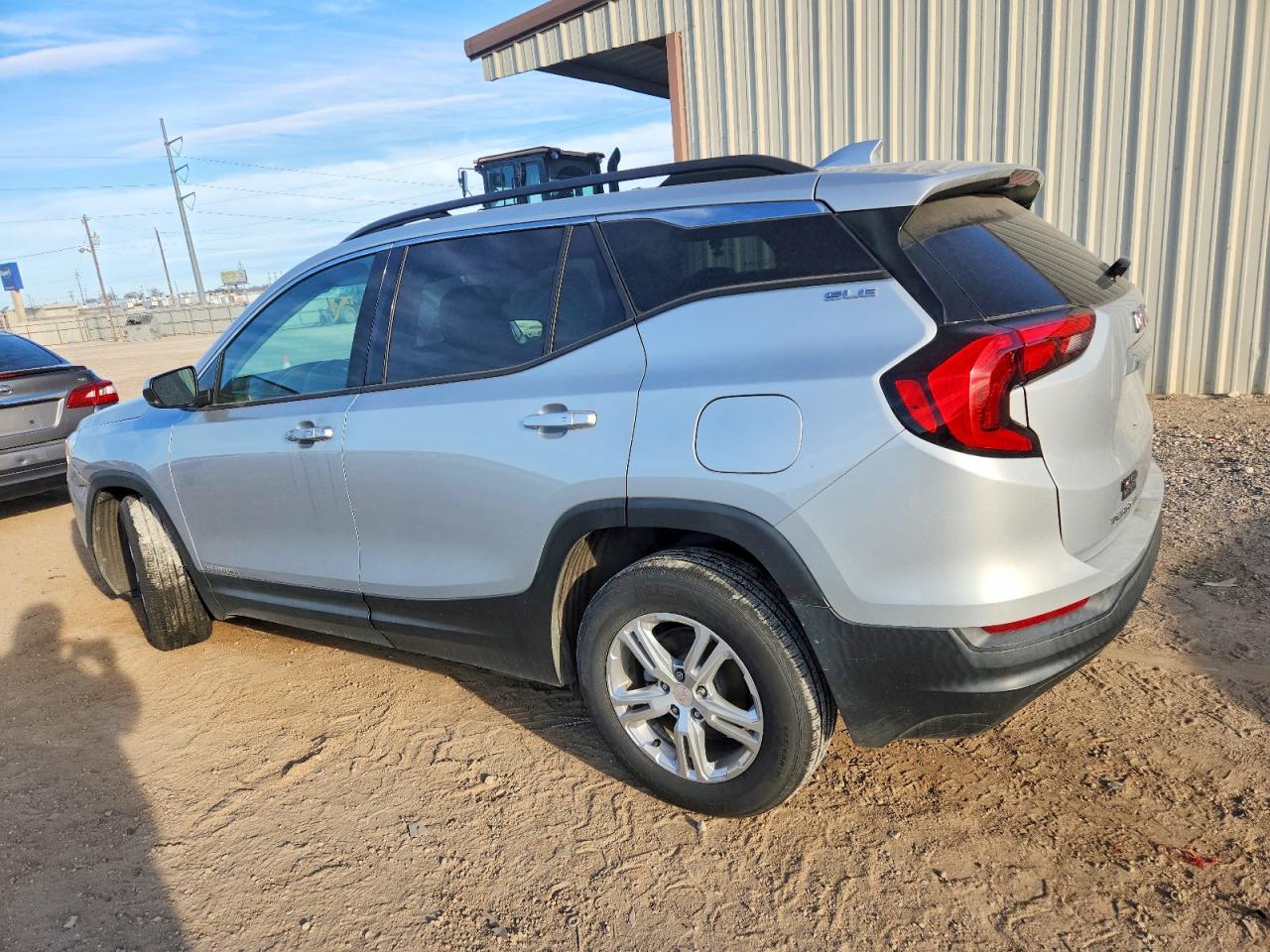 2018 GMC TERRAIN SLE photo 2