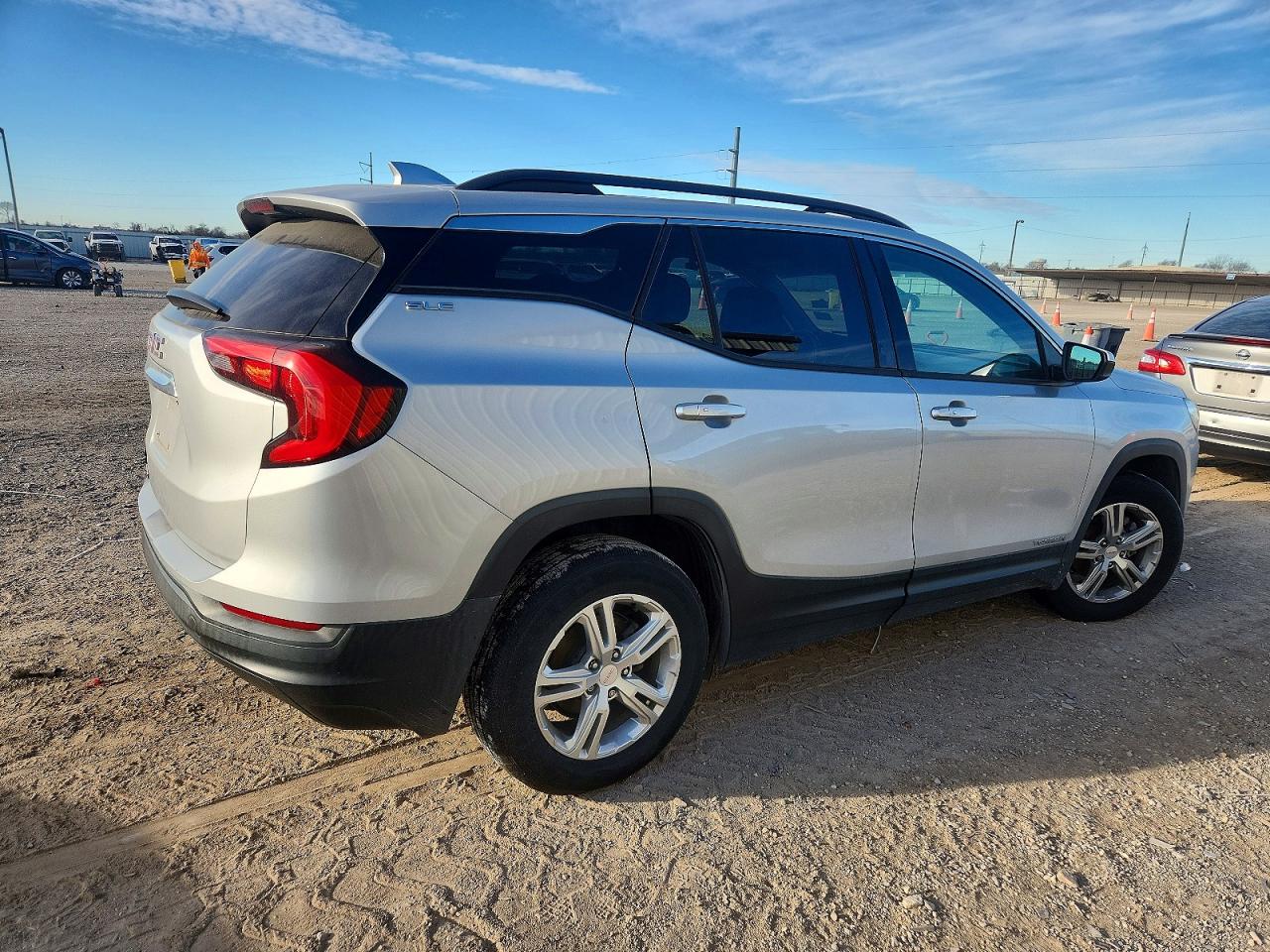 2018 GMC TERRAIN SLE photo 3