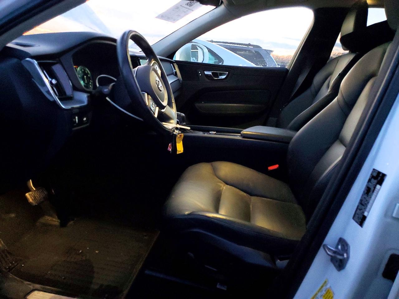 2020 VOLVO XC60 T5 MOMENTUM photo 7